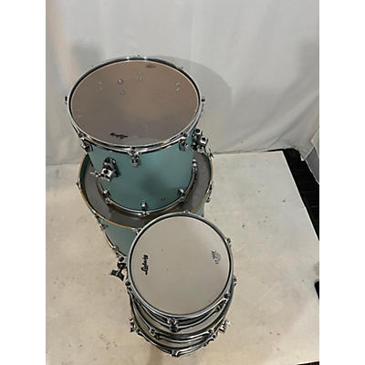 Ludwig Used Ludwig 5 piece Neusonic Teal Drum Kit