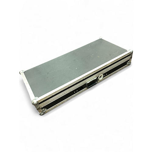 Used Miscellaneous DJ CASE FOR 2 TURNTABLES AND A MIXER DJ Case