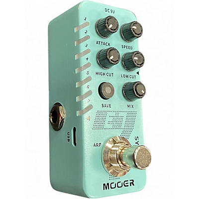 Used Mooer SYNTH Effect Pedal