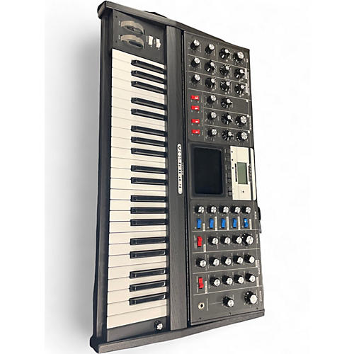 Used Moog Minimoog Voyager Synthesizer