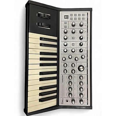 Used Moog Sub Phatty 25 Key Synthesizer