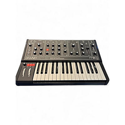 Used Moog grandmother dark-edition Synthesizer