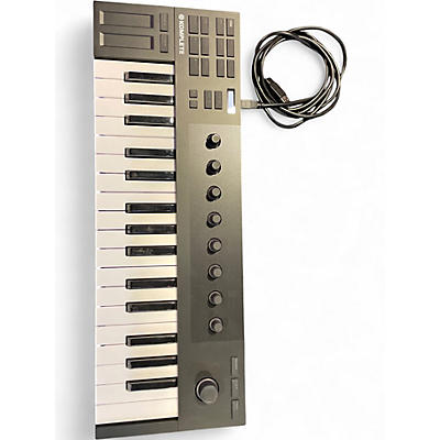 Used Native Instruments KOMPLETE KONTROL M32 MIDI Controller
