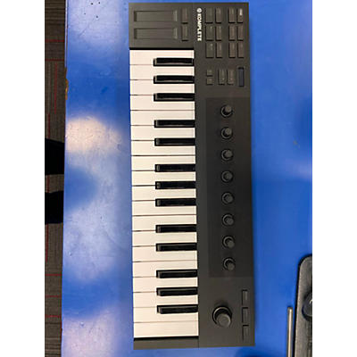 Native Instruments Used Native Instruments Komplete Kontrol M32 MIDI Controller