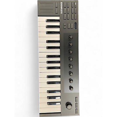 Used Native Instruments Komplete Kontrol M32 MIDI Controller