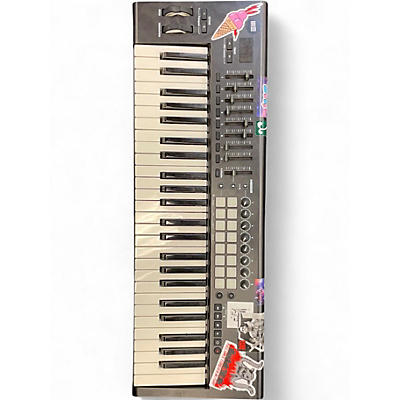 Used Native Instruments Komplete Kontrol M32 MIDI Controller