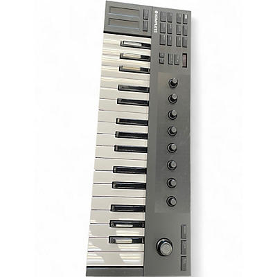 Used Native Instruments Komplete Kontrol M32 MIDI Controller