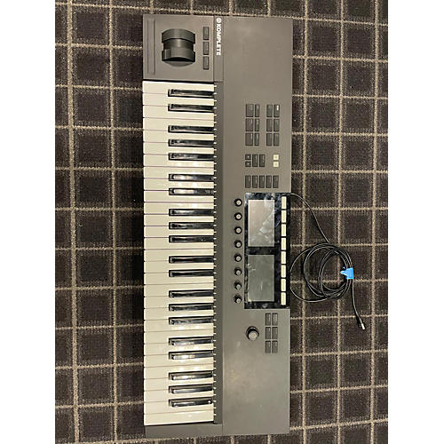 Native Instruments Used Native Instruments Komplete Kontrol S49 MK2 MIDI Controller