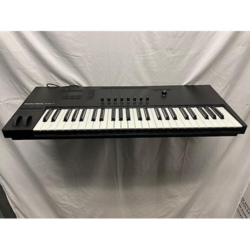 Native Instruments Used Native Instruments Komplete Kontrol S49 MK3 MIDI Controller