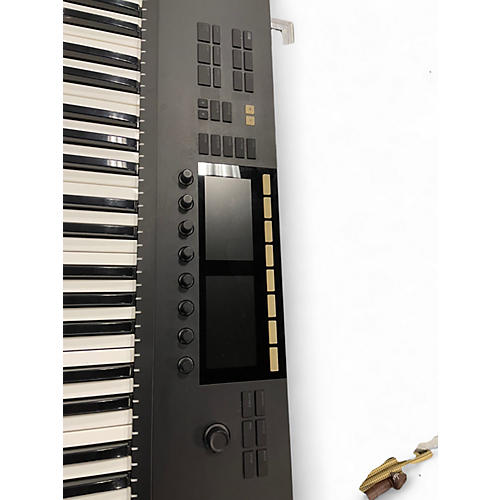 Used Native Instruments Komplete Kontrol S61 MIDI Controller