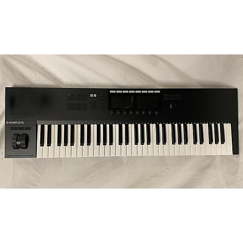 Native Instruments Used Native Instruments Komplete Kontrol S61 MK2 MIDI Controller