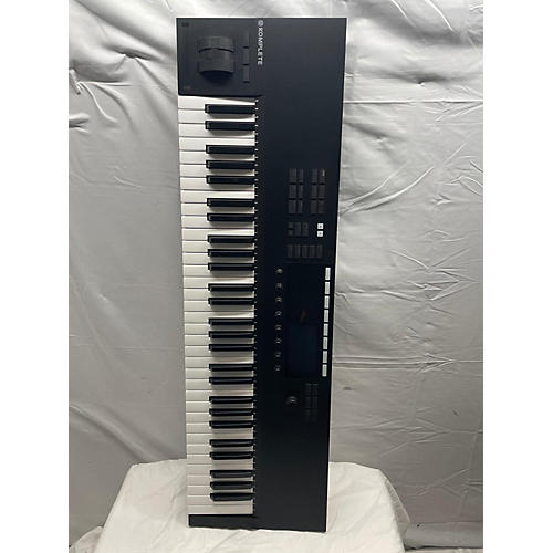 Native Instruments Used Native Instruments Komplete Kontrol S61 MKII MIDI Controller