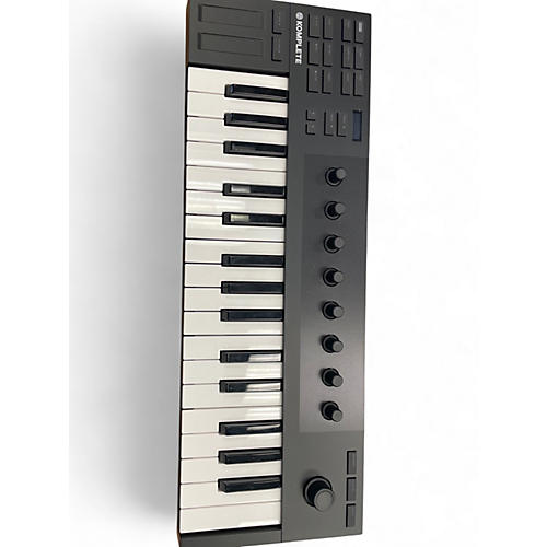 Used Native Instruments komplete kontrol m32 MIDI Controller