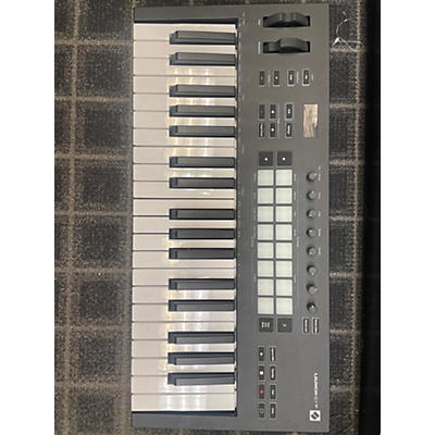 Novation Used Novation LAUNCHKEY 37 MIDI Controller