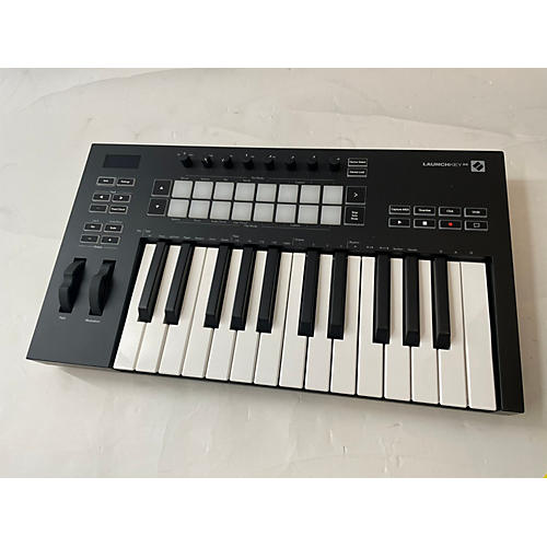 Novation Used Novation Launchkey 25 Key MIDI Controller