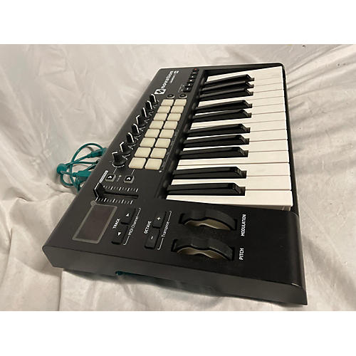 Novation Used Novation Launchkey 25 Key MIDI Controller