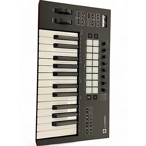 Novation Used Novation Launchkey 25 Key MIDI Controller