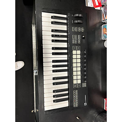 Novation Used Novation Launchkey 37 MIDI Controller