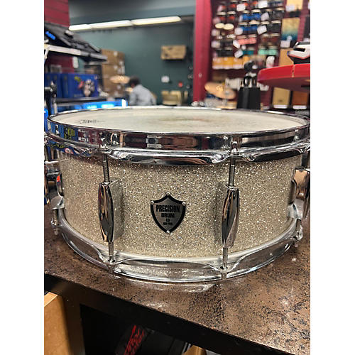 PRECISION DRUM CO Used PRECISION DRUM CO 14X5.5 Maple Drum Silver Sparkle Silver Sparkle 211