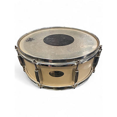 Used Pearl 14X5 Forum Series Snare Vintage White Drum