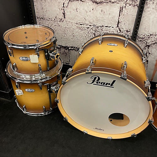 Pearl Used Pearl 3 piece Masters Complete Honey Fade Drum Kit honey fade