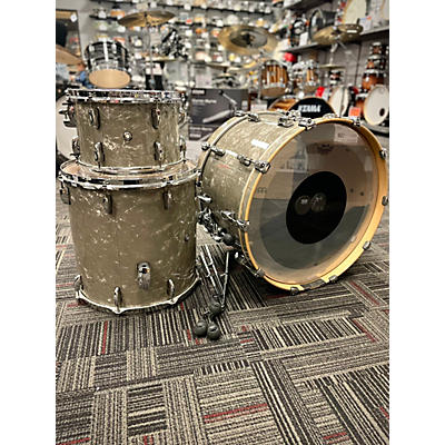 Pearl Used Pearl 3 piece Music City Custom Masters Maple Reserve Platinum Smoke Marine Drum Kit