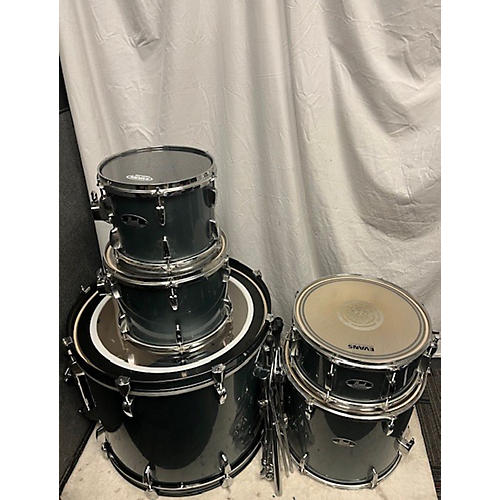 Pearl Used Pearl 5 piece Roadshow Five Piece Metallic Gray Drum Kit Metallic Gray