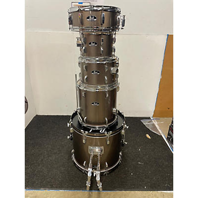 Pearl Used Pearl 5 piece Roadshow Metallic Gray Drum Kit