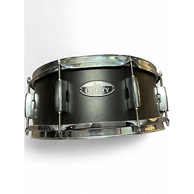Used Pearl 5.5X14 Modern Utility Maple Snare Black Drum