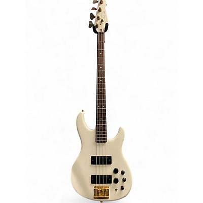 Used Peavey DYNA-BASS White Electric Bass Guitar