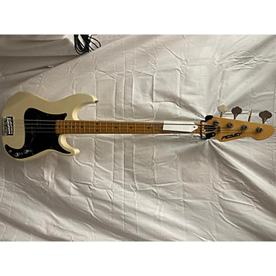 Peavey Used Peavey FURY White Electric Bass Guitar