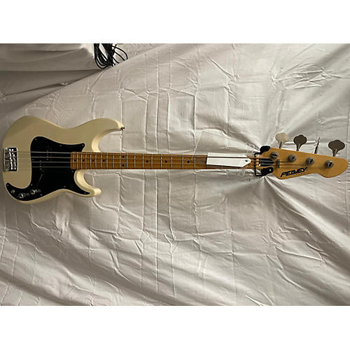 Peavey Used Peavey FURY White Electric Bass Guitar White