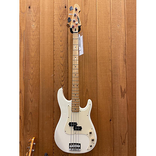 Peavey Used Peavey Fury White Electric Bass Guitar White