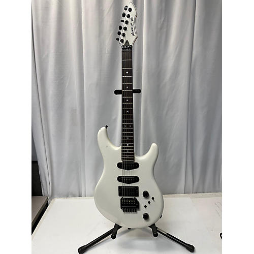 Peavey Used Peavey Nitro III Alpine White Solid Body Electric Guitar Alpine White