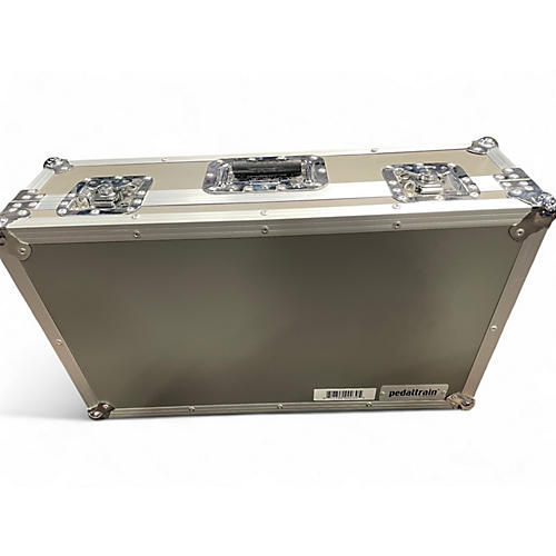 Used Pedaltrain CLASSIC II CASE W/SMARTTRACK XS2 PEDALBOARD