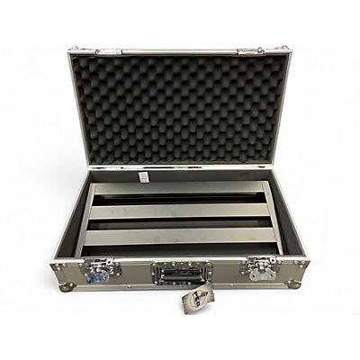 Used Pedaltrain Classic 2 Pedal Board