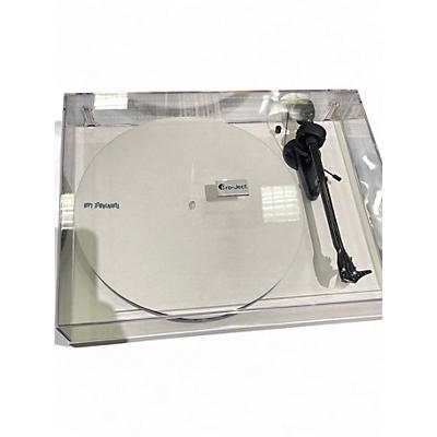 Used Pro-Ject Debut Carbon Gloss Red Turntable
