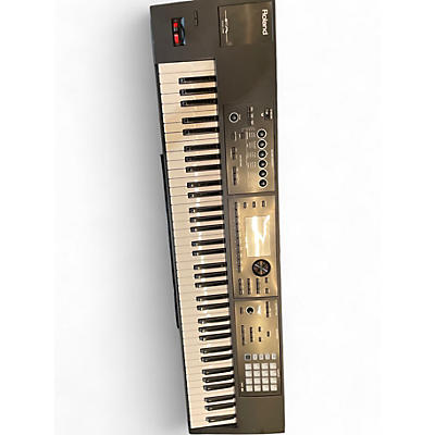 Used Roland FA07 Synthesizer