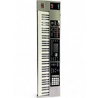 Used Roland Fantom 07 Keyboard Workstation