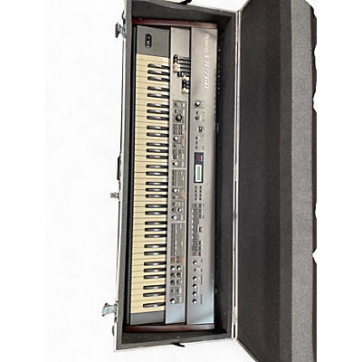 Used Roland VR760 Organ