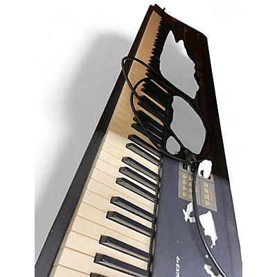 Used Roland XV88 Keyboard Workstation