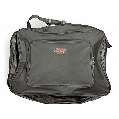 Used SKB PS8 Pedal Board