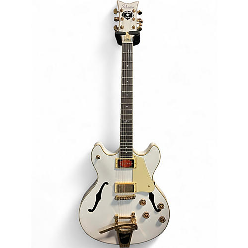 Used Schecter Guitar Research Robin Zander Signature Corsair Alpine White Solid Body Electric Guitar Alpine White