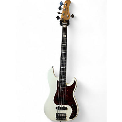 Sire Used Sire Marcus Miller P7 Alder 5 String Alpine White Electric Bass Guitar