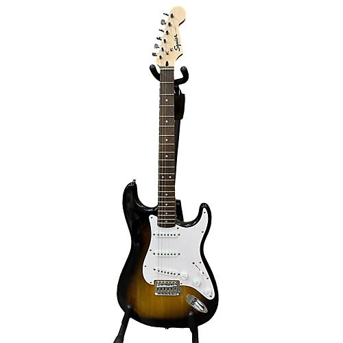 Squier Used Squier Affinity Stratocaster 2 Color Sunburst Solid Body Electric Guitar 2 Color Sunburst