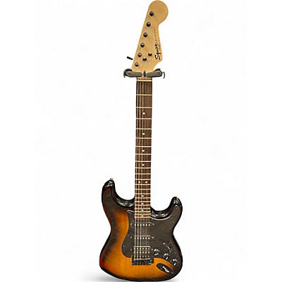 Squier レフティ Affinity ストラトキャスター サンバースト 左 Squier レフティ Affinity ストラトキャスター サンバースト 左