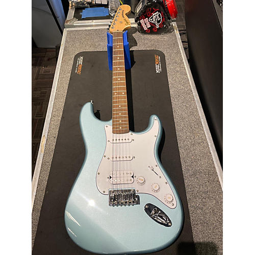 Squier Used Squier Affinity Stratocaster Ice Blue Metallic Solid Body Electric Guitar Ice Blue Metallic