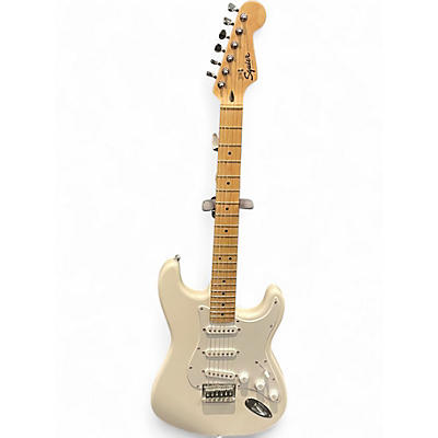Used Squier Affinity Stratocaster White Solid Body Electric Guitar