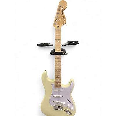 Used Squier Affinity Stratocaster White Solid Body Electric Guitar