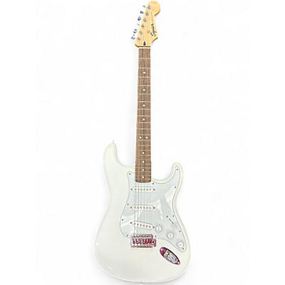 Used Squier Affinity Stratocaster White Solid Body Electric Guitar